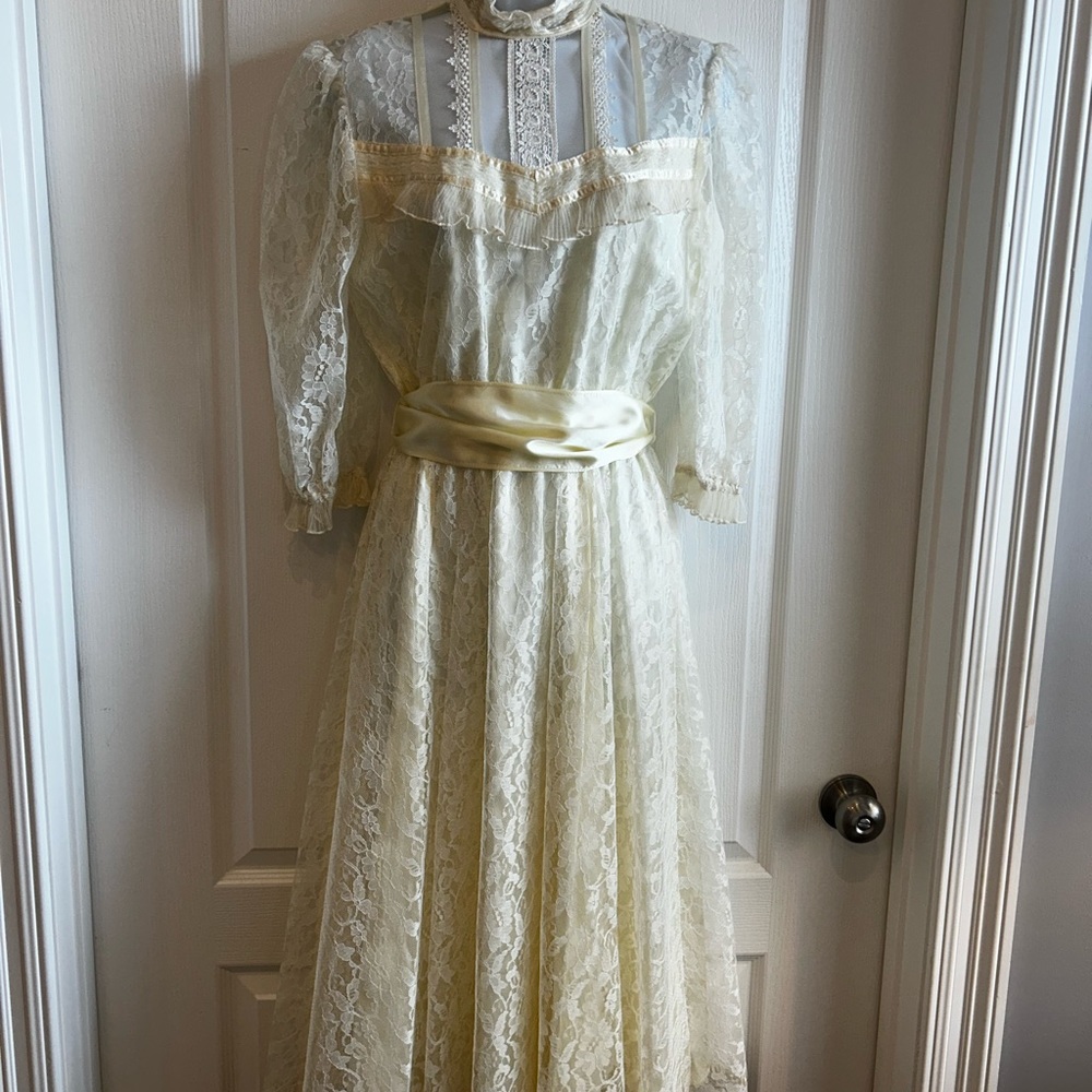 Vintage Circa 1985 Gunne Sax by Jessica McClintock size 10.  Worn once